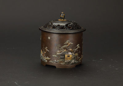 156 銅製浮雕山水樓閣人物圖香爐