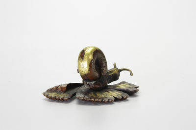 金工 葉上蝸牛置物