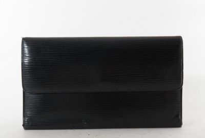 439-04421 ＬＯＵＩＳ　ＶＵＩＴＴＯＮ 財布
