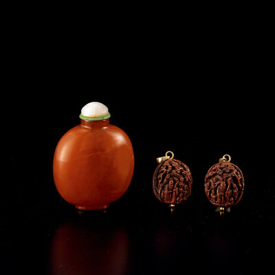 蜜蜡鼻煙壺·核彫两点（其一箱付）