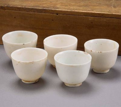 2115 清 德化窑白磁五客