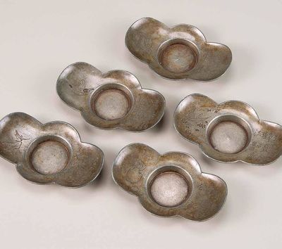 2290 锡制茶托 （五件）