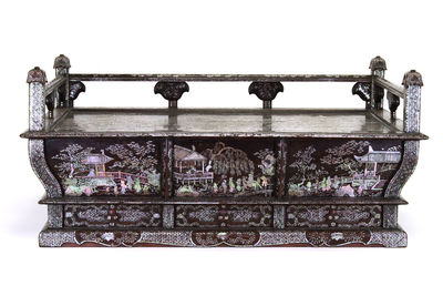 唐物青貝樓閣人物高欄付平卓 （共箱）