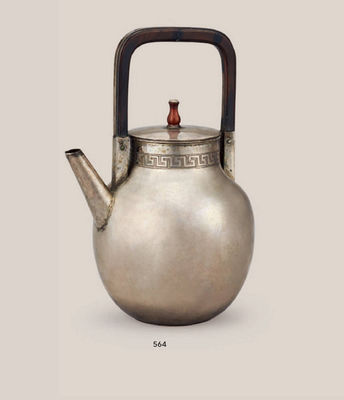 564 银制炮口回纹提梁壶