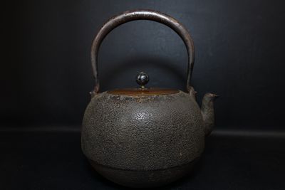 雲色堂美之助造 唐銅蓋銀菊摘鉄瓶