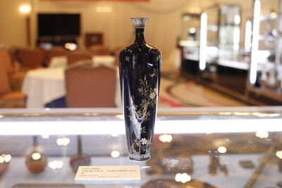 L4006　安藤重兵衛作 金線花鳥図七宝 花瓶