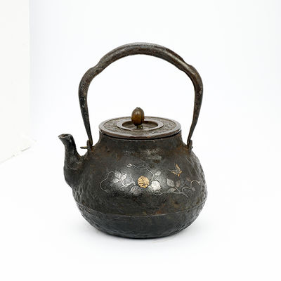 145 金龍堂造 金銀象嵌荷塘花鳥圖鐵壺