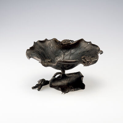 銅製蓮上蟹置物