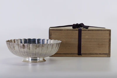 一鳯齋造 純銀菊形菓子器（共箱）