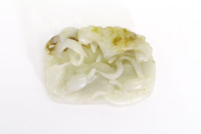 古玉透雕亀遊圖佩（箱付）