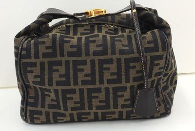 440-02086 ＦＥＮＤＩ ハンドバッグ
