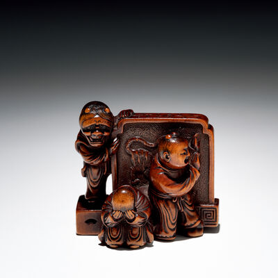 唐子遊戯図木彫根付