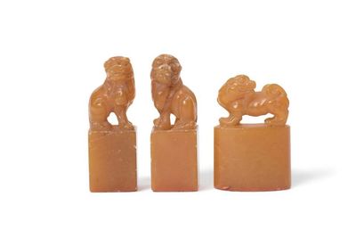 清 壽山石雕 獅鈕 印章計3件