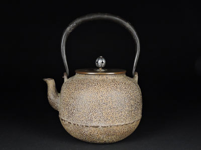 金寿堂造 銀摘蓋 丸形 鉄瓶