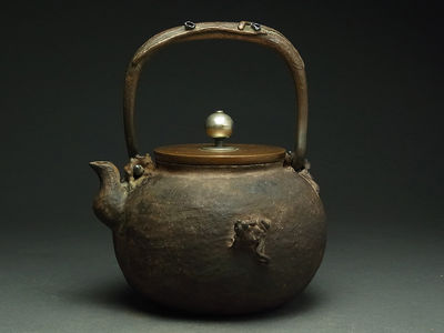 ◆SABI◆　日本亀文造 蛙地紋鉄瓶 在銘