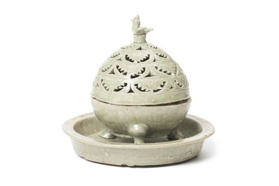 西晋 越州窯 透雕鳥鈕 三足盤附香爐