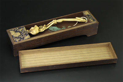 荷上蛙雕 鹿骨如意 （共箱）