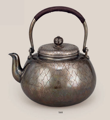 568 纯银网樱纹壶