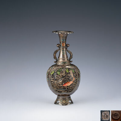 在銘金工 七宝象嵌透彫銀花瓶