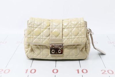 439-04945 Ｃｈｒｉｓｔｉａｎ　Ｄｉｏｒ ショルダーバッグ