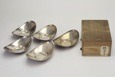 純銀製 鎚起文地椭形 茶卓5客（箱付）