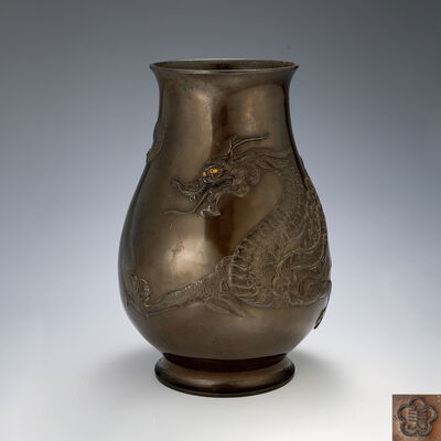 朝鲜美術品 青銅製龍象嵌花瓶（共箱）