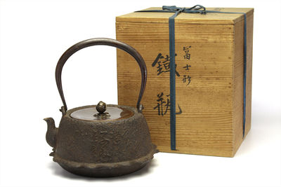 龍文堂安之介造 富士形鉄瓶 （共箱）