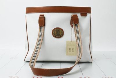 440-02942 ＢＵＲＢＥＲＲＹ ショルダーバッグ