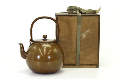 金星堂作 黃銅素地寶珠形湯沸 （共箱）