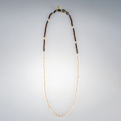 達拉乾沈香眼鏡鏈58粒4mm　沈水
紅珊瑚真珠配飾（袋付）