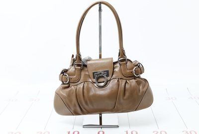 440-00458 Ｆｅｒｒａｇａｍｏ ハンドバッグ