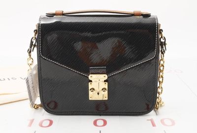 439-01127 ＬＯＵＩＳ　ＶＵＩＴＴＯＮ ショルダーバッグ
