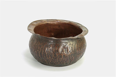 銅質樹皮紋建水