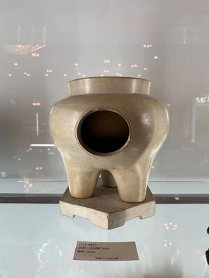 L4011　白泥 三足涼炉 台付