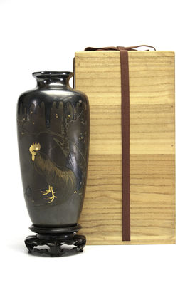 正美（在銘）四分一銅 金銀象嵌金雞梅花文 花入（箱付）