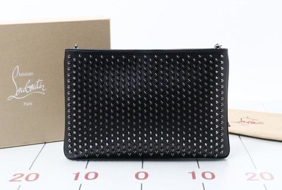 440-04628 Ｃｈｒｉｓｔｉａｎ　Ｌｏｕｂｏｕｔｉｎ ショルダーバッグ