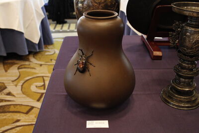 L4002　高橋陵雲作 銅甲虫象嵌花瓶
