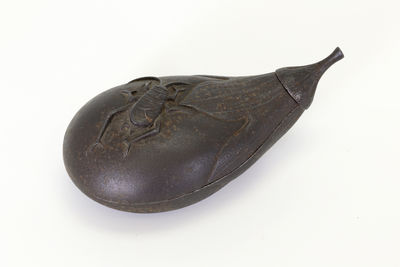 明珍宗忠造 鉄打出 茄子蟲香合