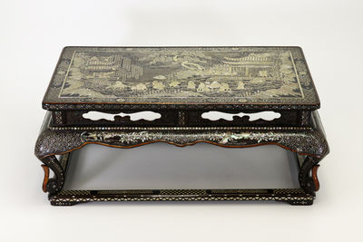 唐物 青貝山水人物圖平卓（共箱）