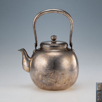 帝室技芸員 平田宗幸作 棗形銀瓶（共箱）