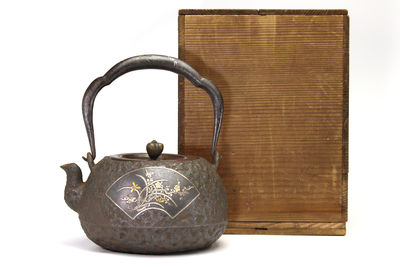 金壽堂造 五清圖金銀象嵌 鉄瓶 橫銘（共箱）