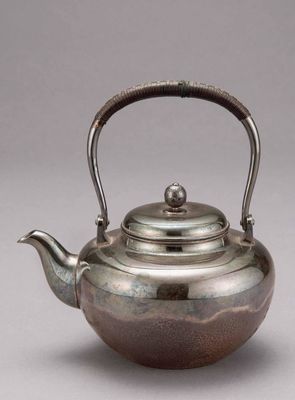 2170 玉屋谨制纯银银瓶