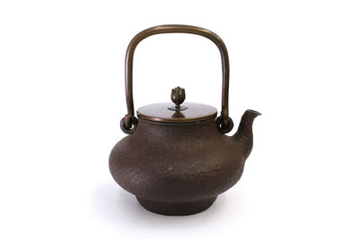 西垣一瑳 完美品相 古青铜器造型花摘铁瓶 稀少品