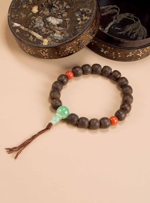 2214 清 沉香手串配螺钿盒