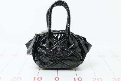 439-01779 Ｖｉｖｉｅｎｎｅ　Ｗｅｓｔｗｏｏｄ ハンドバッグ