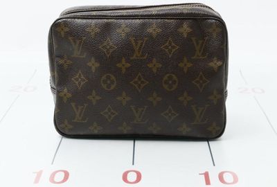 439-01385 ＬＯＵＩＳ　ＶＵＩＴＴＯＮ ポーチ