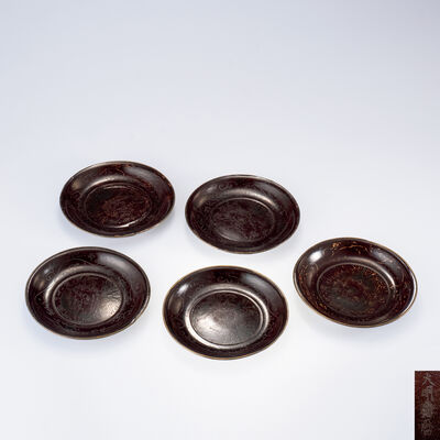 黒漆刻龍紋盤 在銘（木箱）