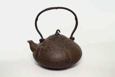 萬字款 瓜蒂摘水滴型鐵瓶