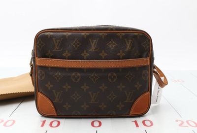 440-00801 ＬＯＵＩＳ　ＶＵＩＴＴＯＮ ショルダーバッグ
