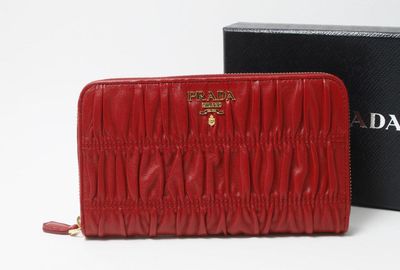 440-00437 ＰＲＡＤＡ 財布